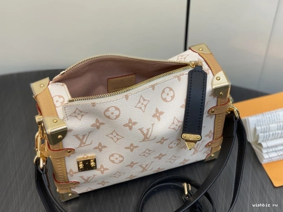 WIS MM SIDE VUITTON TRUNK LOUIS 1030